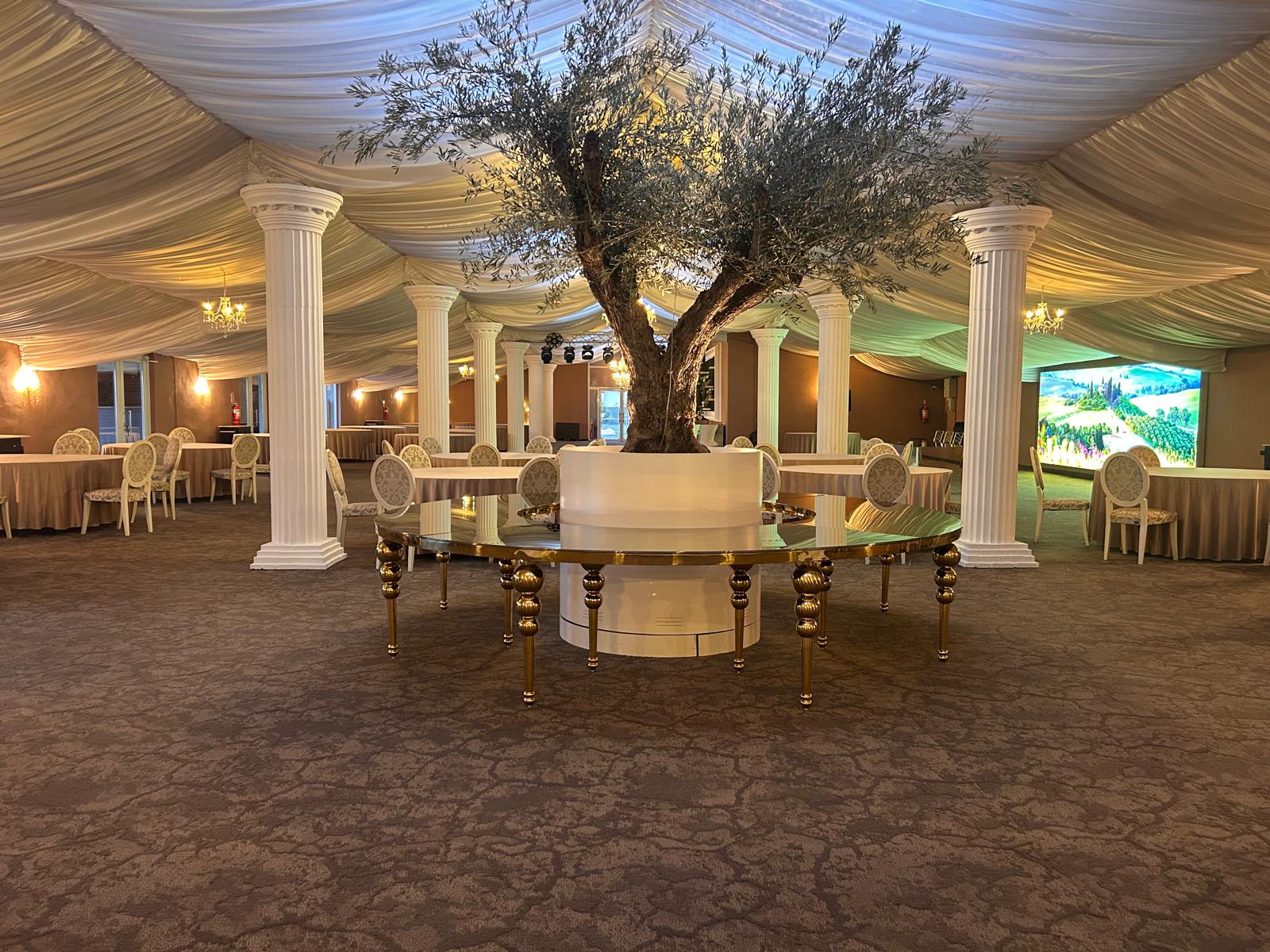 Sala de evenimente in Floresti – sala de nunti, botezuri, concerte si petreceri private  Cuvinte cheie: sala nunti moderna, sala nunti aproape de Cluj, parcare si spatiu generos, sala botezuri Floresti, sala petreceri private, sala majorate, sala de concerte Floresti, evenimente live, lansaricerinte, fiind adaptabil atat ca sala de nunti, cat si ca sala de botezuri sau sala de petreceri private, cu dotari moderne si atmosfera eleganta.     Cuvinte cheie: sala nunti moderna, sala nunti aproape de Cluj, parcare si spatiu generos, sala botezuri Floresti, sala petreceri private, sala majorate, sala de concerte Floresti, evenimente live, lansari care cauta o sala de nunti Cluj, dar isi doresc mai mult confort, parcare si flexibilitate in organizare.

Sala poate fi utilizata si ca sala de concerte, fiind dotata cu spatiu pentru scena, sonorizare si iluminat profesional. In acelasi timp, este potrivita pentru sala de majorate, petreceri tematice sau evenimente private, oferind posibilitatea de personalizare in functie de tipul evenimentului.

Indiferent ca organizezi o nunta, un botez, un concert sau o petrecere privata, o sala de evenimente bine aleasa in Floresti, judetul Cluj, garanteaza o experienta memorabila pentru invitati si o organizare fara stres pentru gazde.

Cuvinte cheie: sala nunti moderna, sala nunti aproape de Cluj, parcare si spatiu generos, sala botezuri Floresti, sala petreceri private, sala majorate, sala de concerte Floresti, evenimente live, lansari si spectacole, sala cununie, sala petreceri corporate