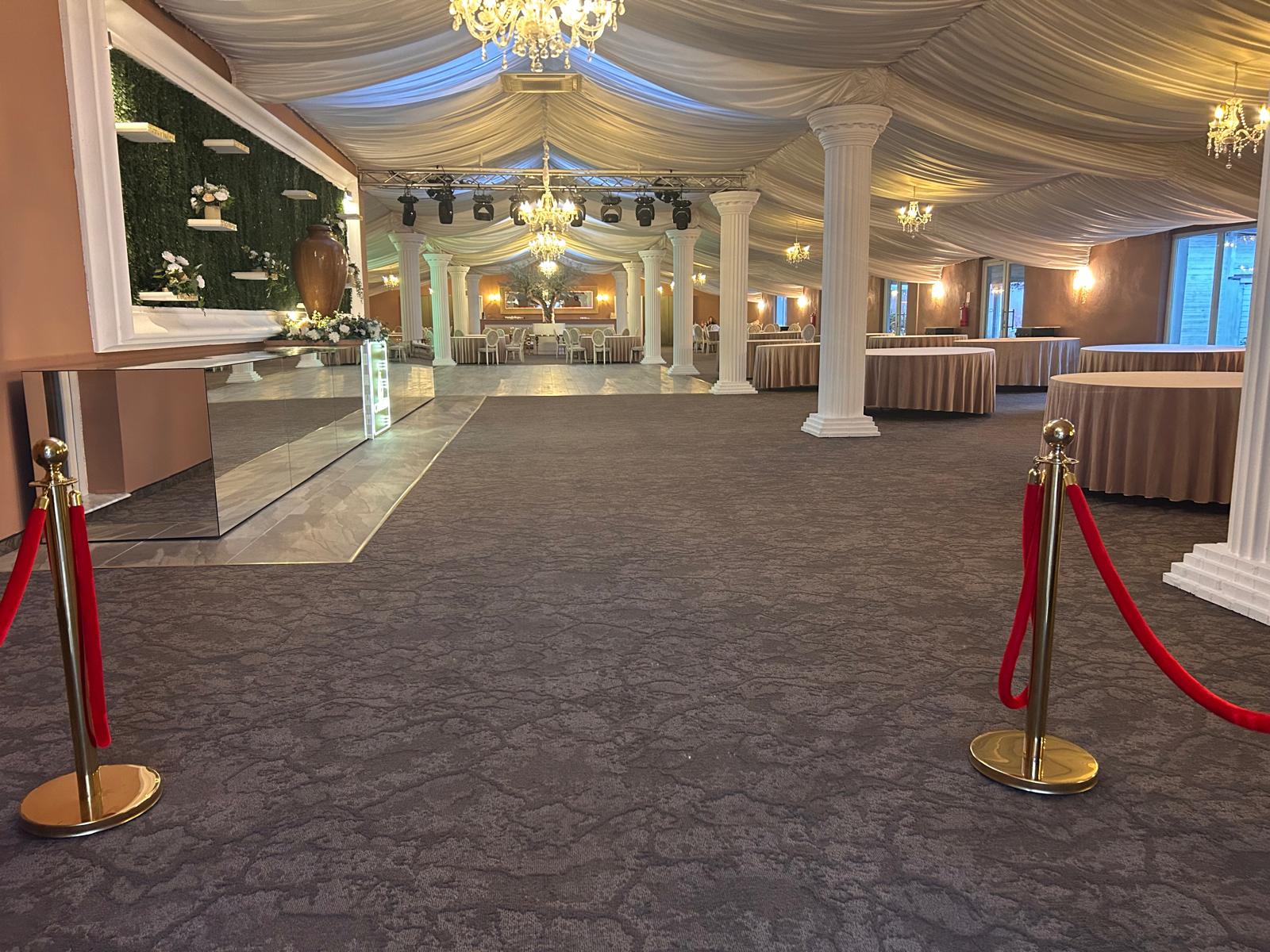 Sala de evenimente in Floresti – sala de nunti, botezuri, concerte si petreceri private  Cuvinte cheie: sala nunti moderna, sala nunti aproape de Cluj, parcare si spatiu generos, sala botezuri Floresti, sala petreceri private, sala majorate, sala de concerte Floresti, evenimente live, lansaricerinte, fiind adaptabil atat ca sala de nunti, cat si ca sala de botezuri sau sala de petreceri private, cu dotari moderne si atmosfera eleganta.     Cuvinte cheie: sala nunti moderna, sala nunti aproape de Cluj, parcare si spatiu generos, sala botezuri Floresti, sala petreceri private, sala majorate, sala de concerte Floresti, evenimente live, lansari care cauta o sala de nunti Cluj, dar isi doresc mai mult confort, parcare si flexibilitate in organizare.

Sala poate fi utilizata si ca sala de concerte, fiind dotata cu spatiu pentru scena, sonorizare si iluminat profesional. In acelasi timp, este potrivita pentru sala de majorate, petreceri tematice sau evenimente private, oferind posibilitatea de personalizare in functie de tipul evenimentului.

Indiferent ca organizezi o nunta, un botez, un concert sau o petrecere privata, o sala de evenimente bine aleasa in Floresti, judetul Cluj, garanteaza o experienta memorabila pentru invitati si o organizare fara stres pentru gazde.

Cuvinte cheie: sala nunti moderna, sala nunti aproape de Cluj, parcare si spatiu generos, sala botezuri Floresti, sala petreceri private, sala majorate, sala de concerte Floresti, evenimente live, lansari si spectacole, sala cununie, sala petreceri corporate